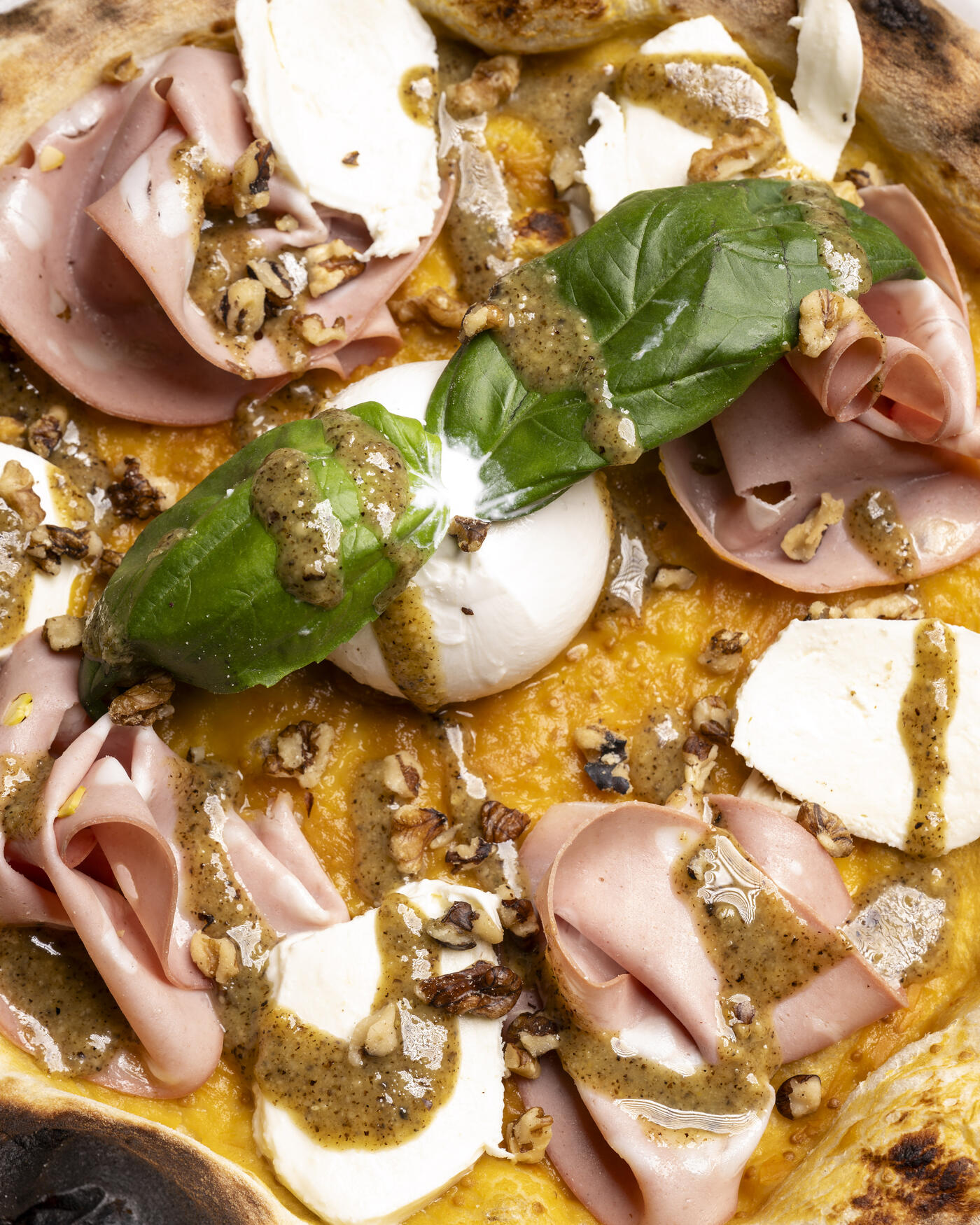 Chef al lavoro nella cucina del Ristorante L'Agorà